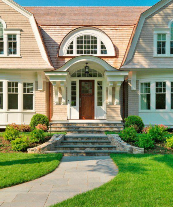 Tangga Depan dengan Desain Klasik dan Elegan